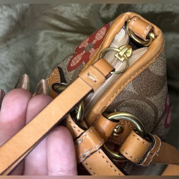 Coach F22226 Y2K Signature Payton Clover Tote (Tan/Signature/Multi) - EUC - Picture 10 of 13